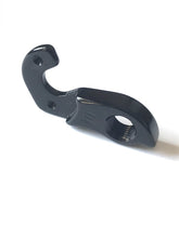 OEM Alloy rear derailleur mech hanger suitable for Giant Escape frames.  Mounting hardware included.